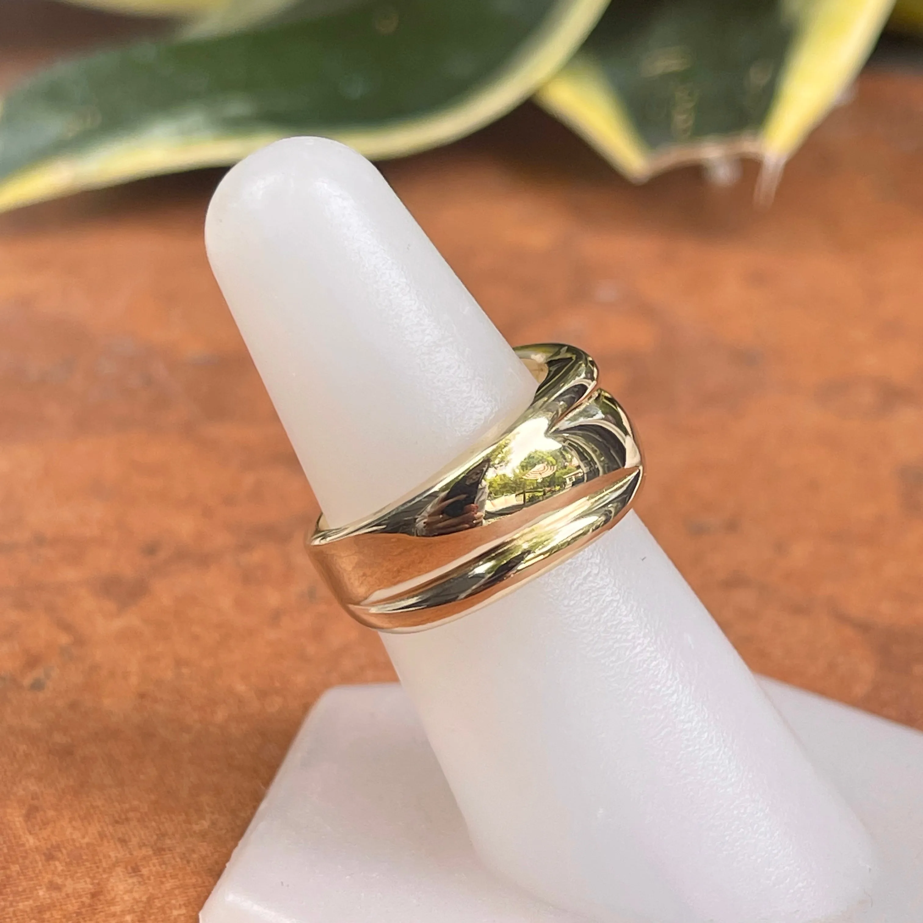 10KT Yellow Gold Artistic Grooved Cigar Band Ring