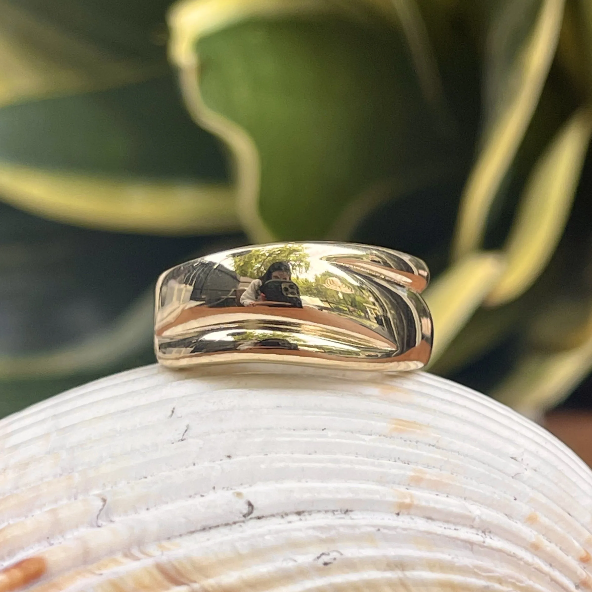 10KT Yellow Gold Artistic Grooved Cigar Band Ring