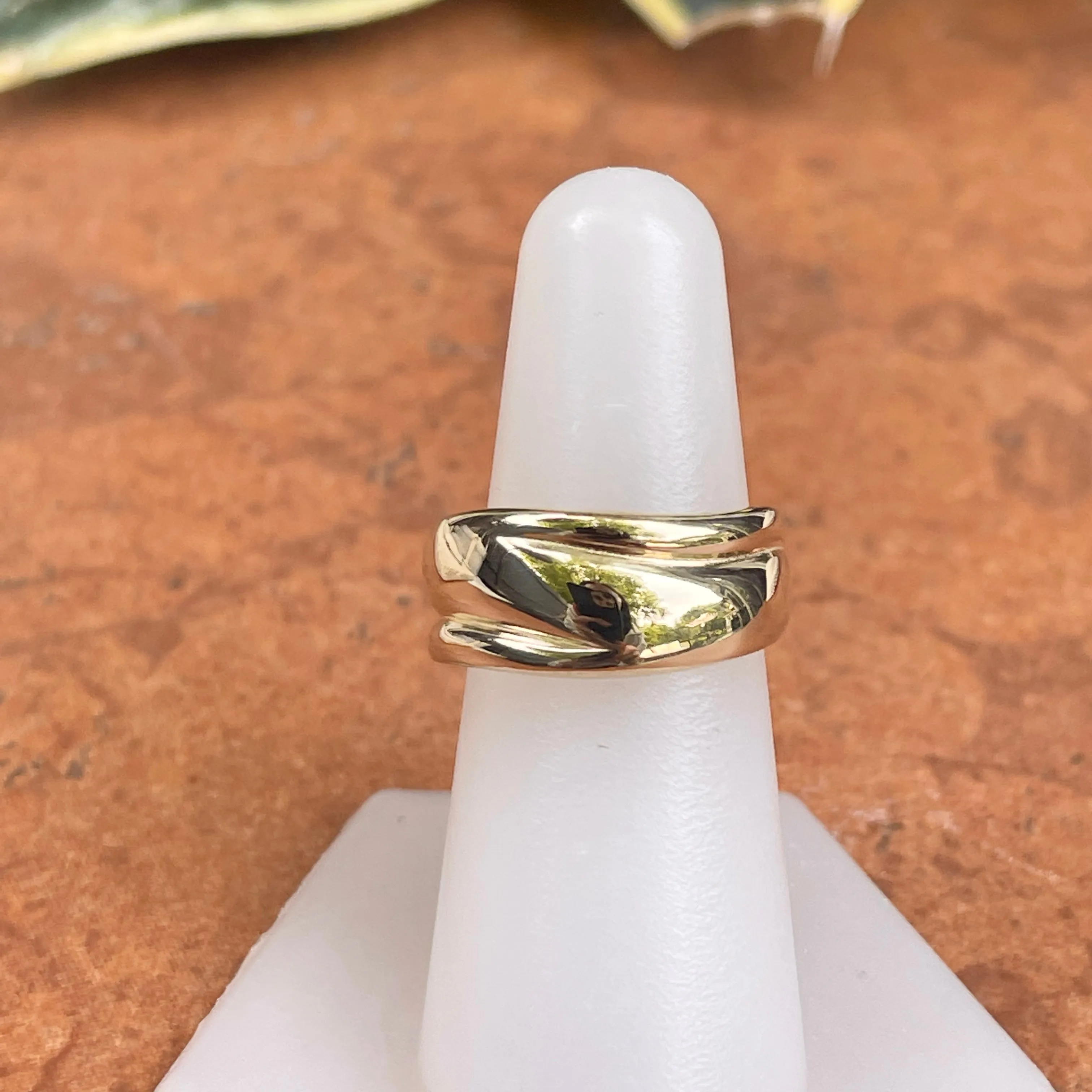 10KT Yellow Gold Artistic Grooved Cigar Band Ring