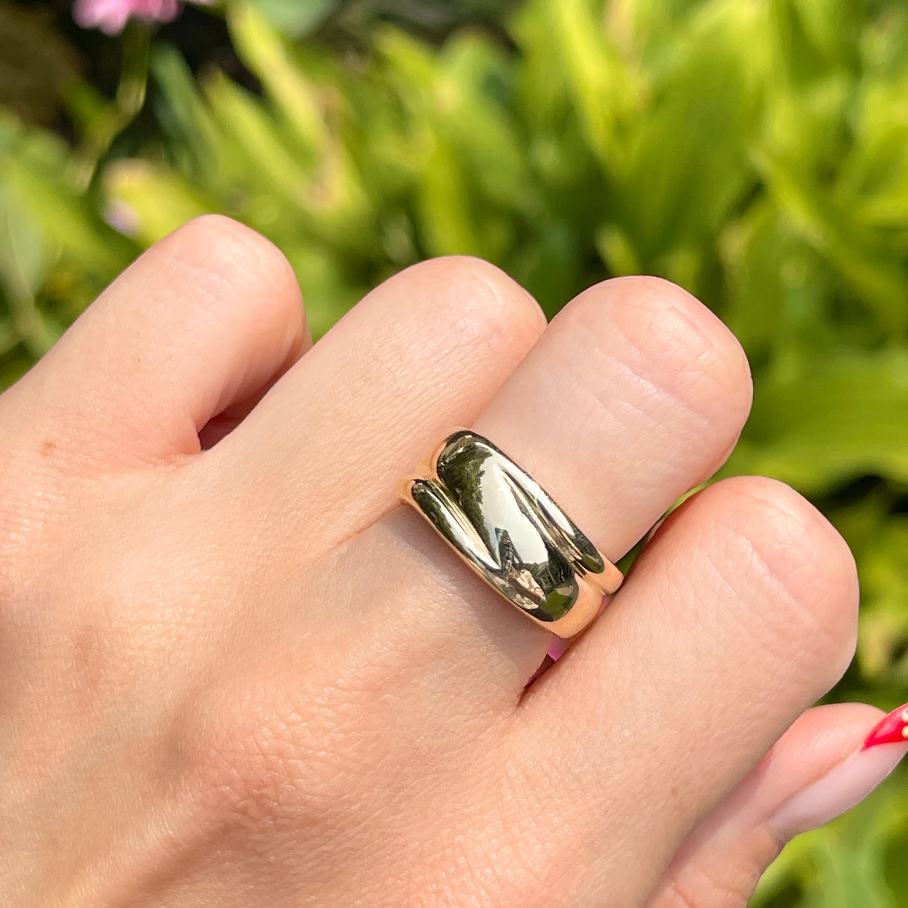 10KT Yellow Gold Artistic Grooved Cigar Band Ring