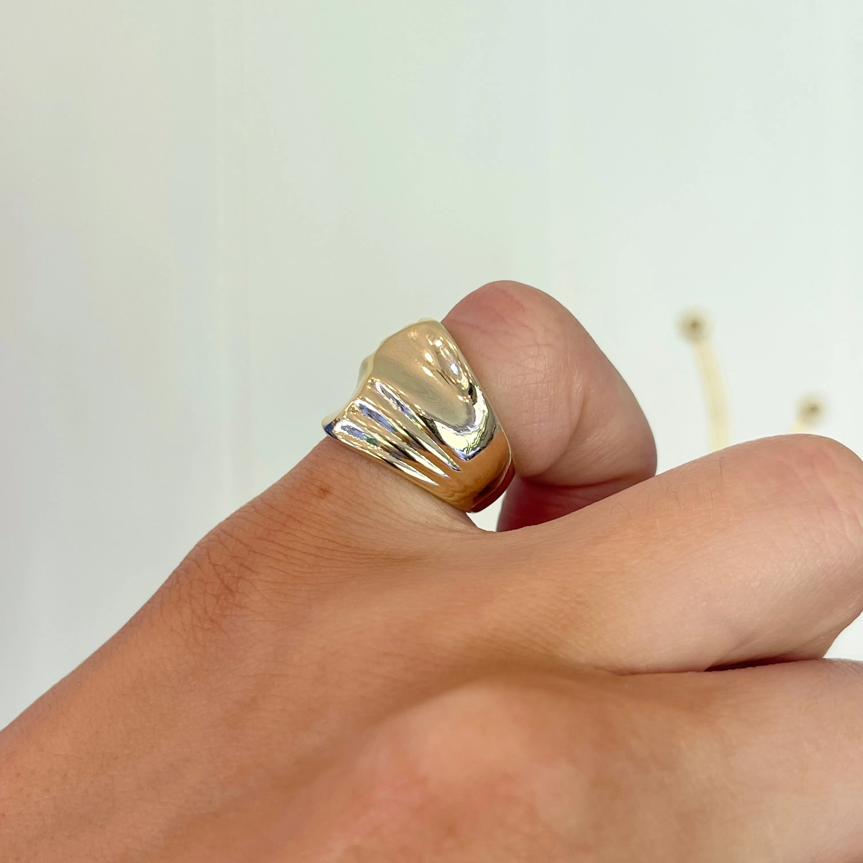 10KT Yellow Gold Grooved   Concave Cigar Band Ring