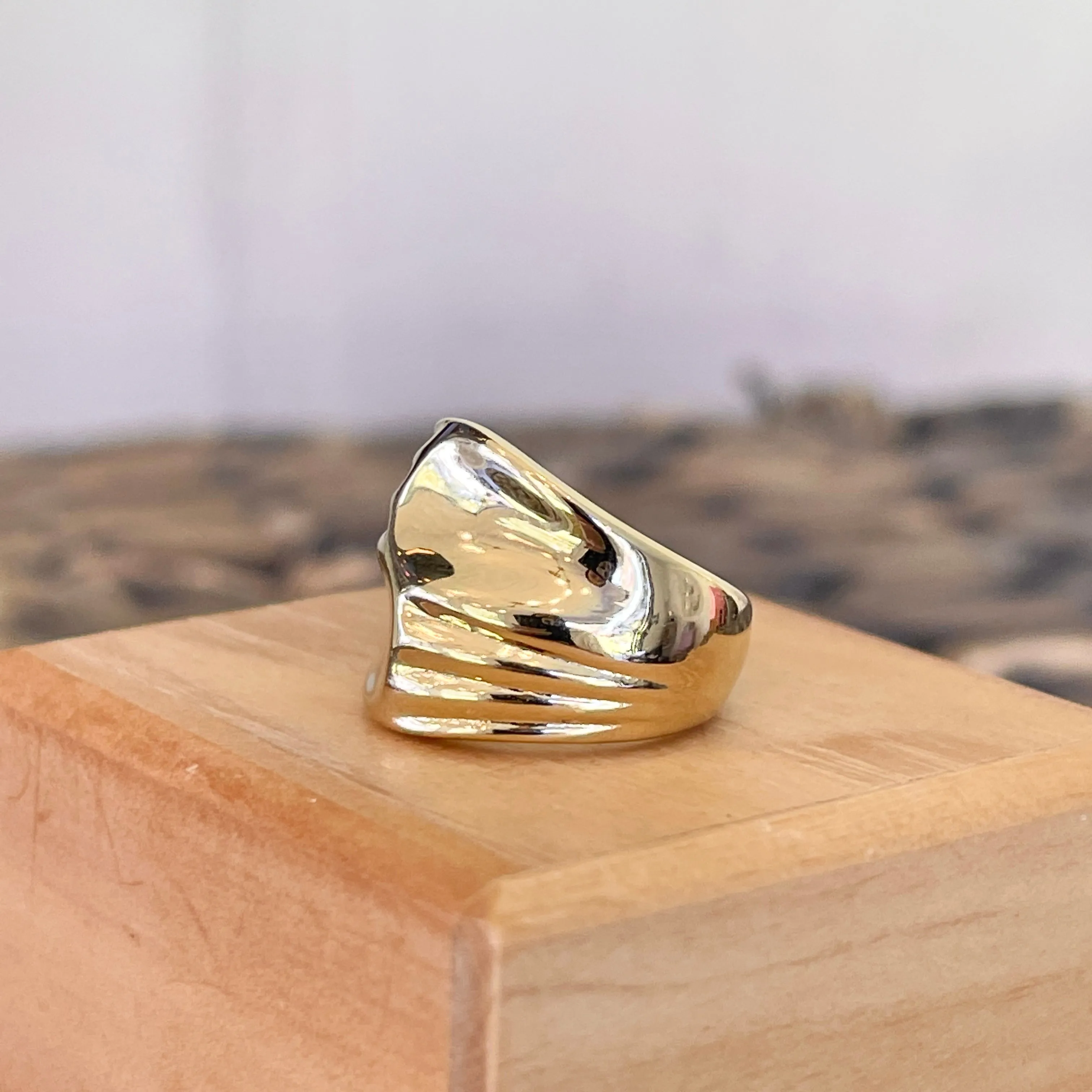 10KT Yellow Gold Grooved   Concave Cigar Band Ring