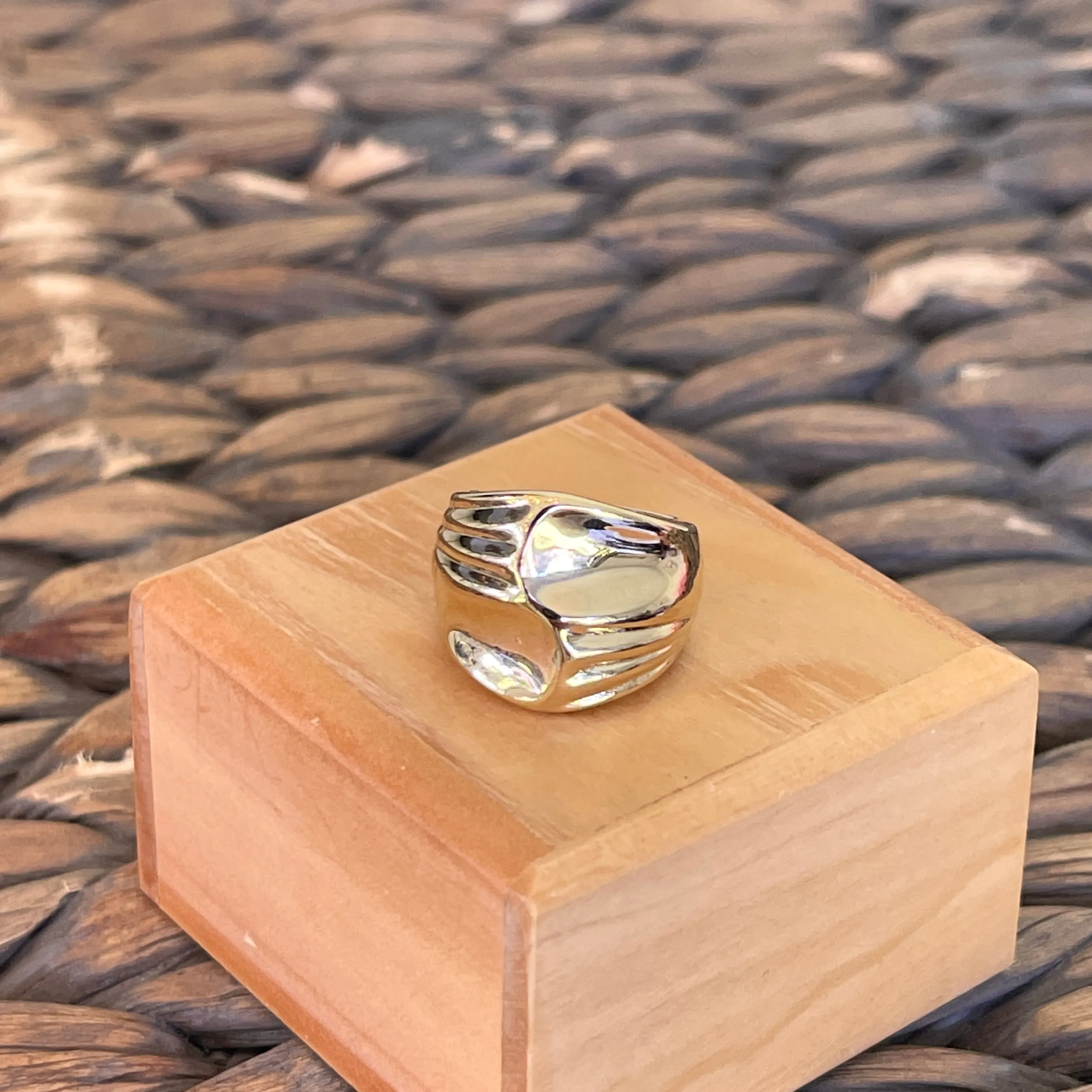 10KT Yellow Gold Grooved   Concave Cigar Band Ring