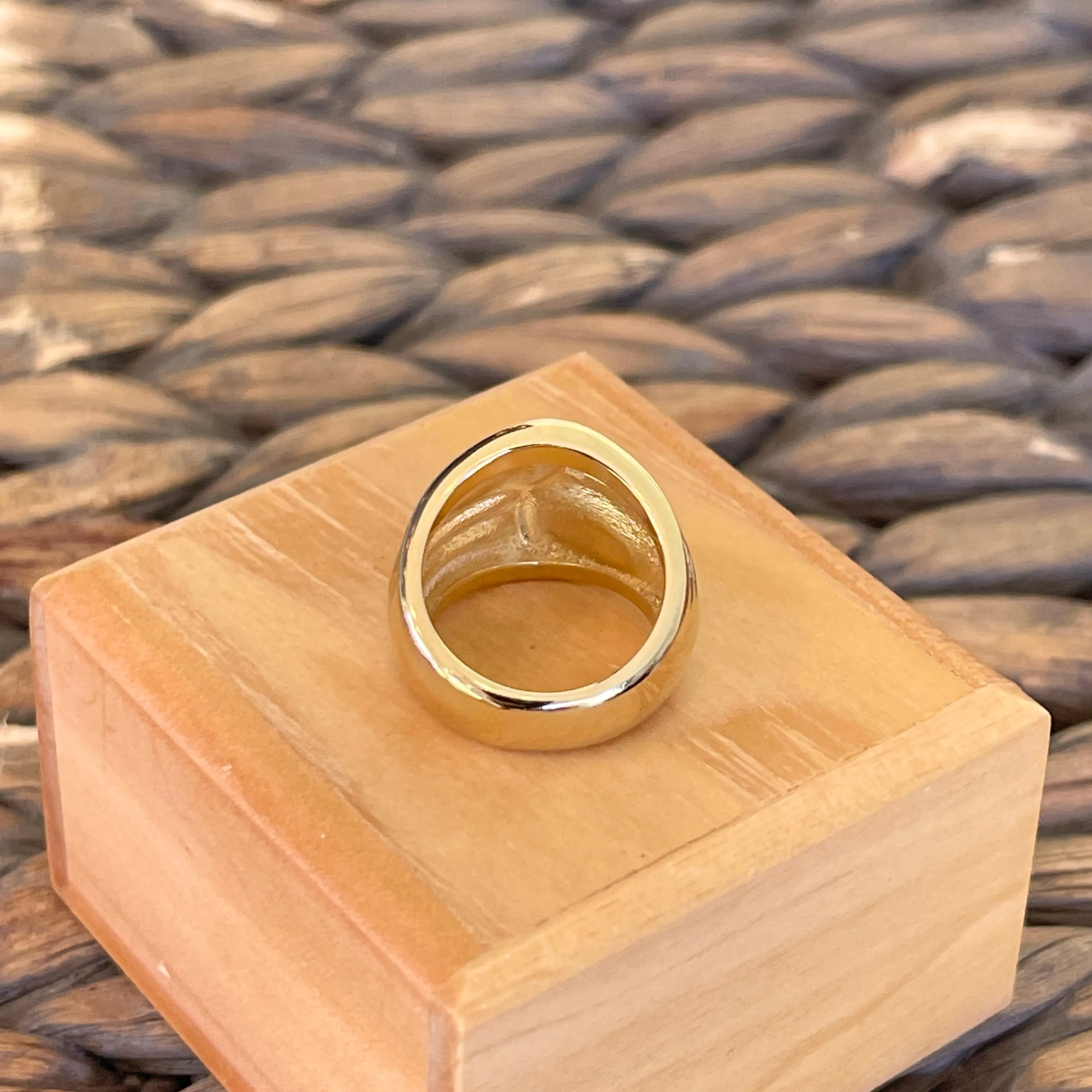 10KT Yellow Gold Grooved   Concave Cigar Band Ring