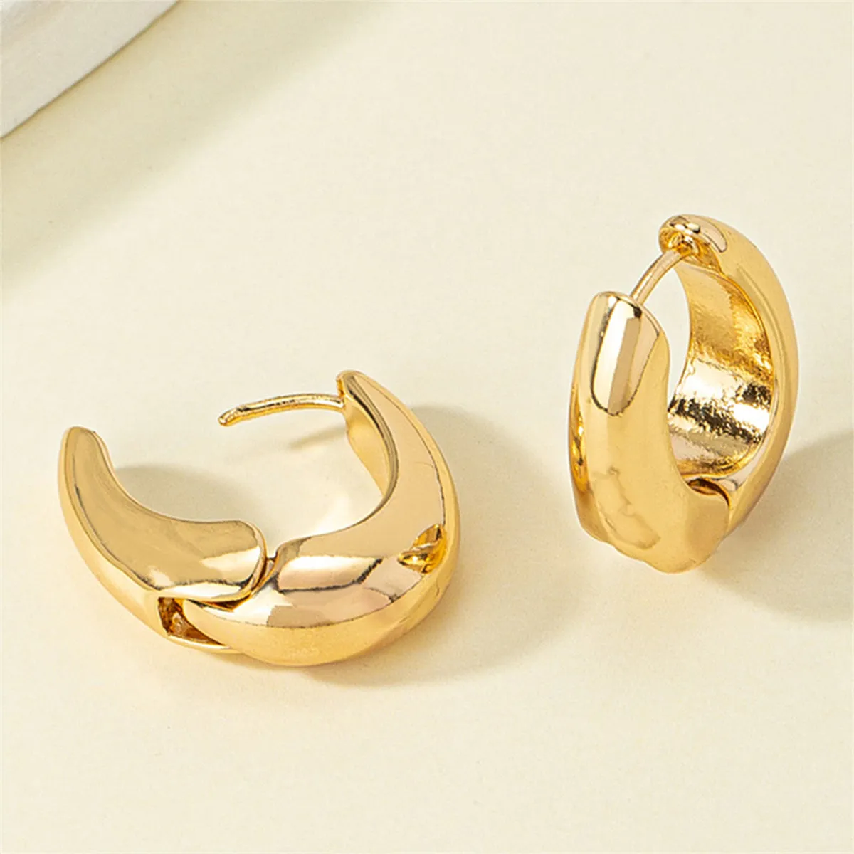18K Gold-Plated U-Shape Huggie Earrings