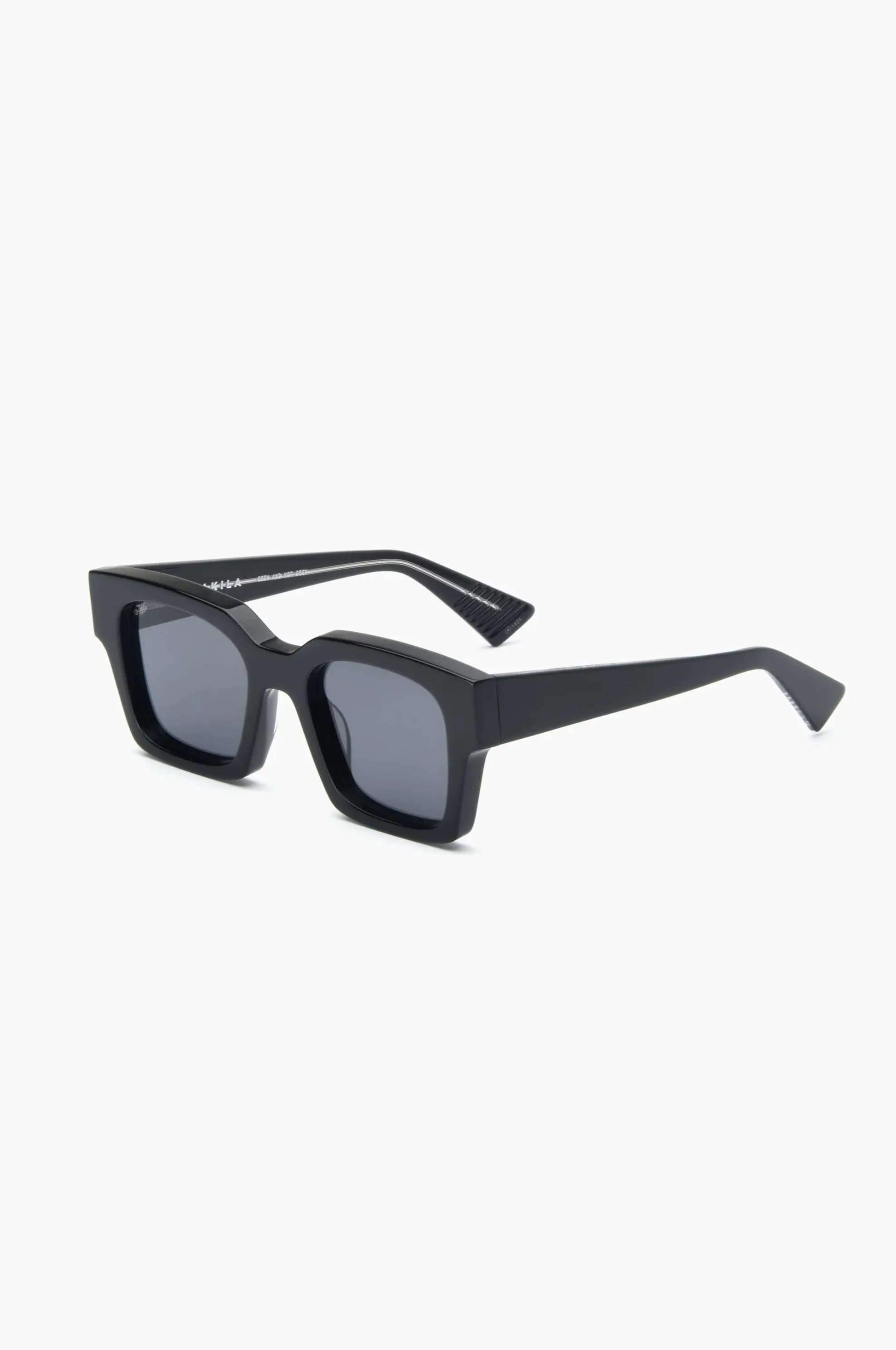 Aura in Black & Black