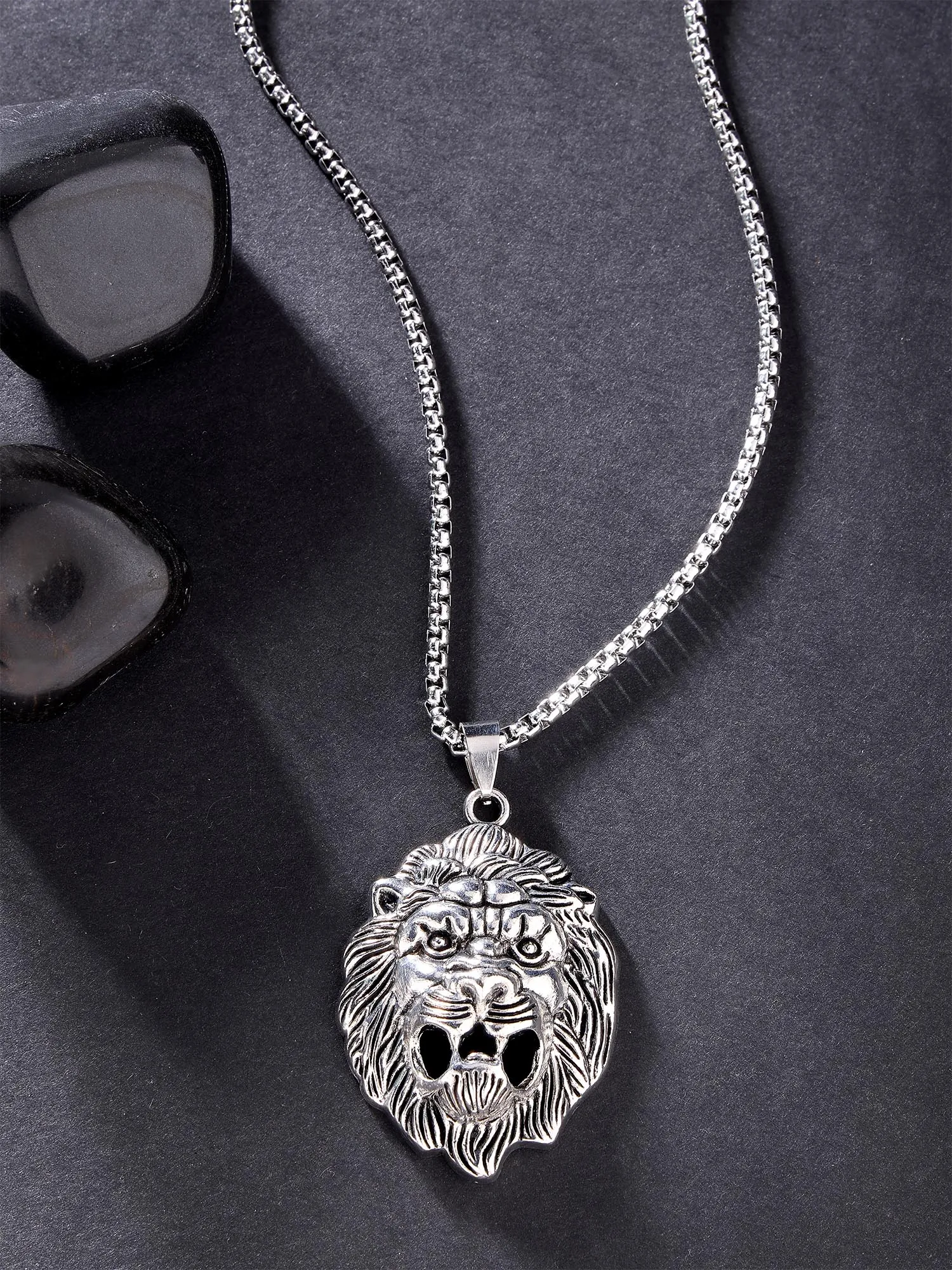 Bohey by KARATCART Silver Plated Lion Metal Chain Pendant for Men