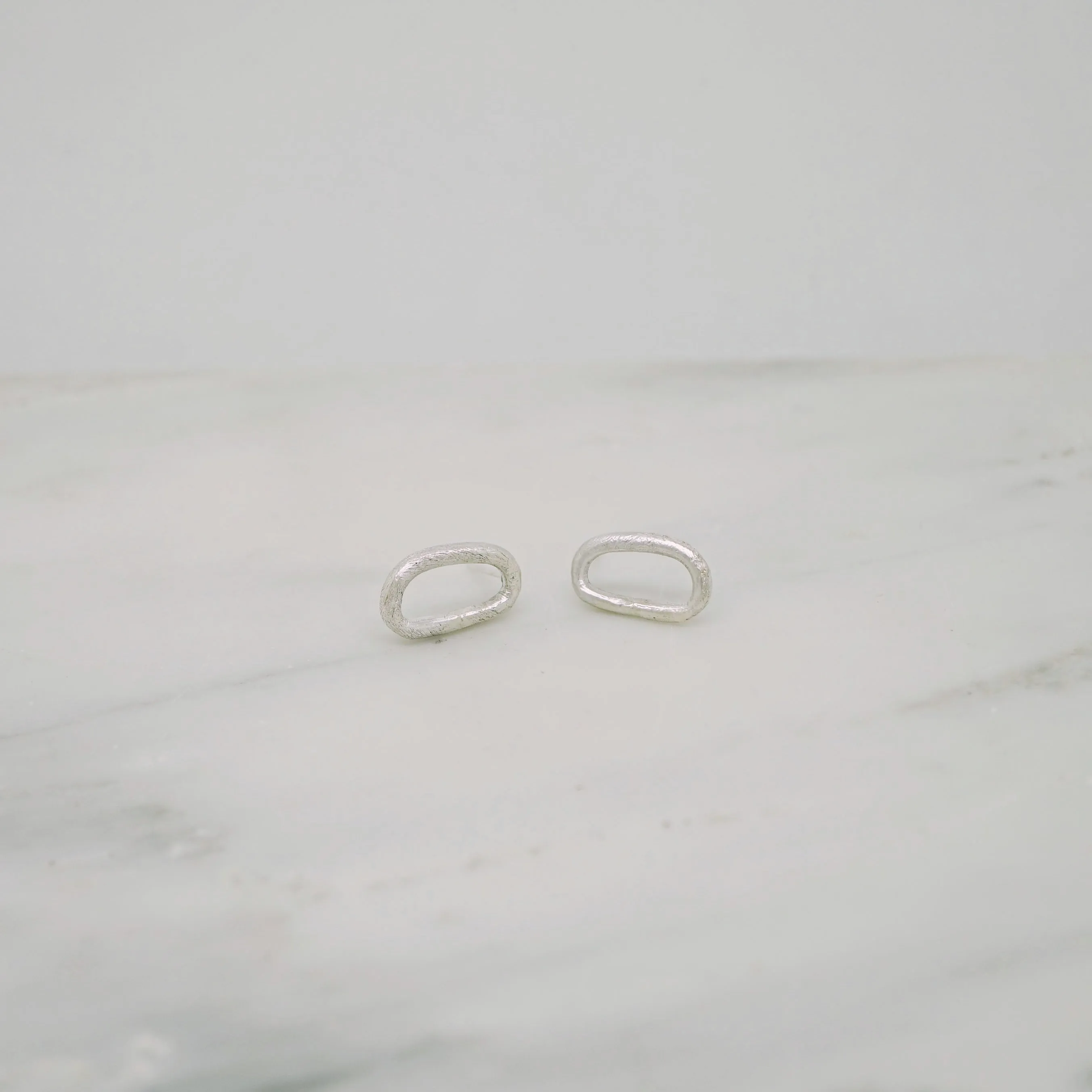 Bold chain earrings-single