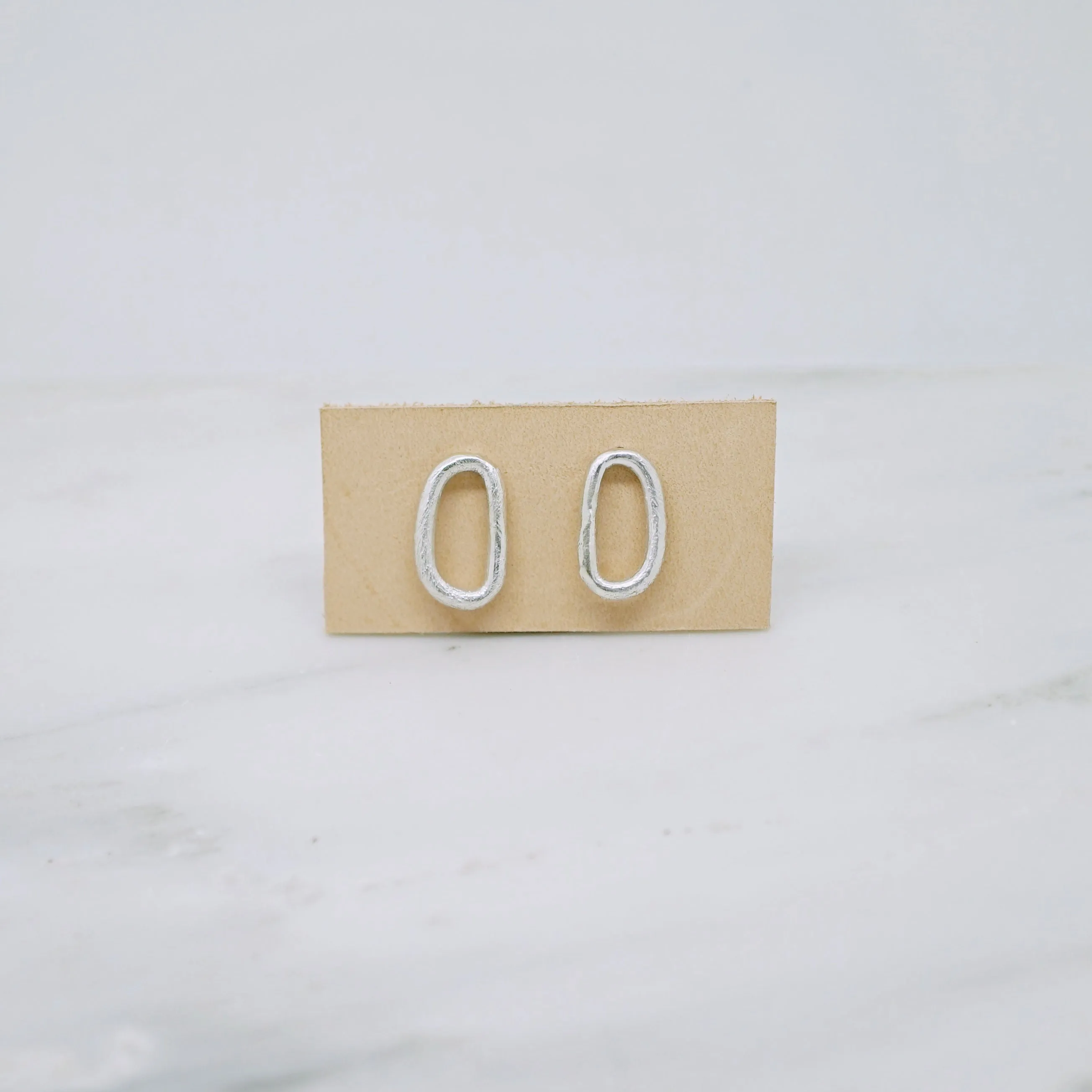 Bold chain earrings-single