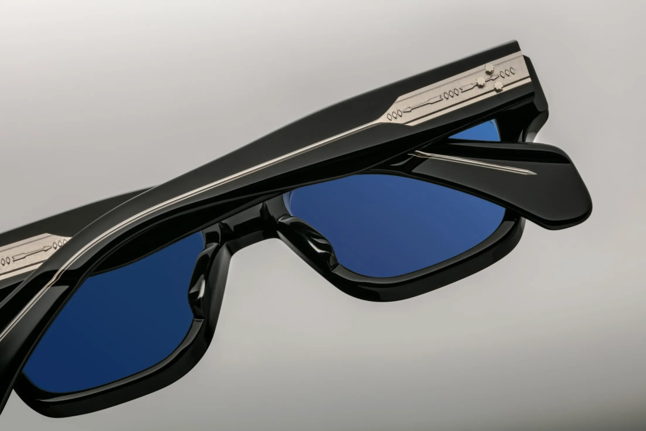 FELLINI-Bloodstone / Jet / Silver