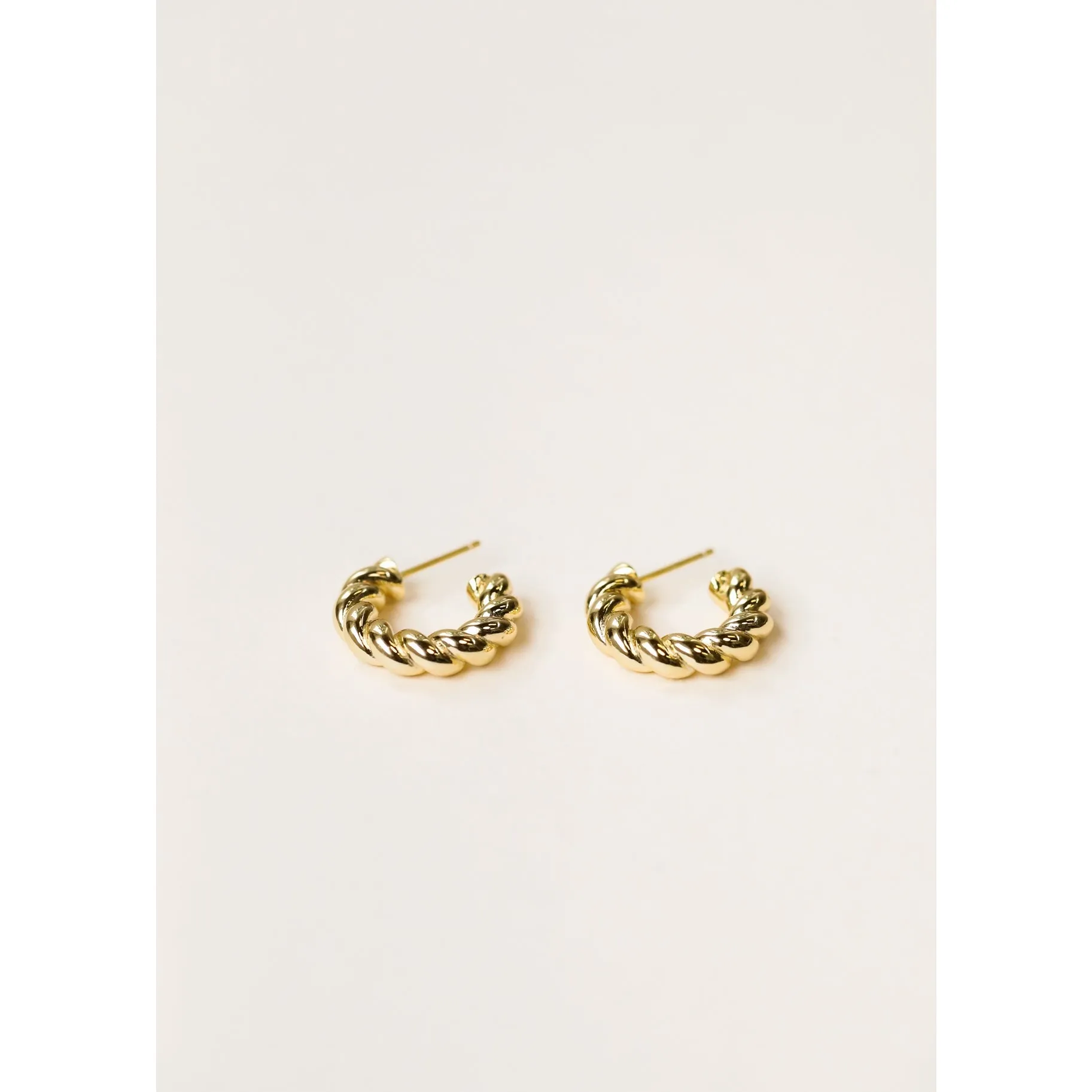 Golden Hoop Twisted
