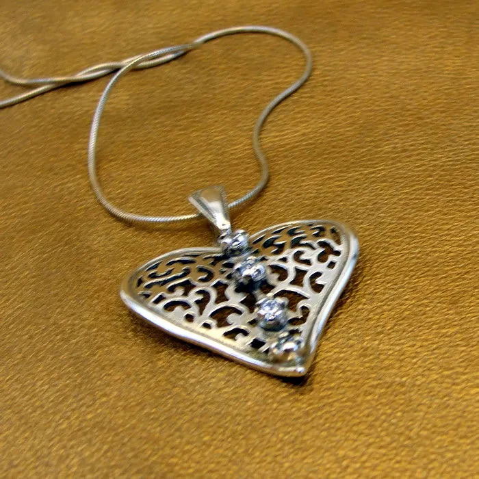 Hadar Designers Filigree zircon Heart Pendant Handmade Sterling Silver (NS ) y