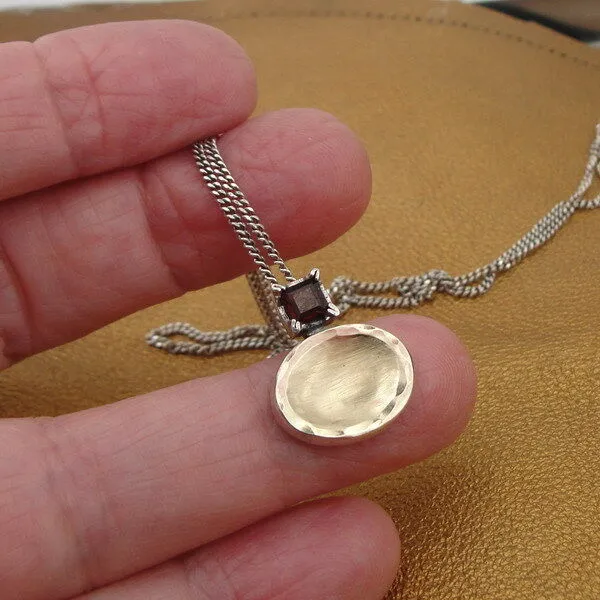 Hadar Designers Modern 9k Brushed yellow Gold 925 Silver Garnet Pendant (ms 1252
