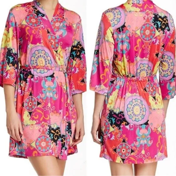 Josie Natori Robe Womens Size M Pink Paisley Kimono Short Groovy Vibrant Retro