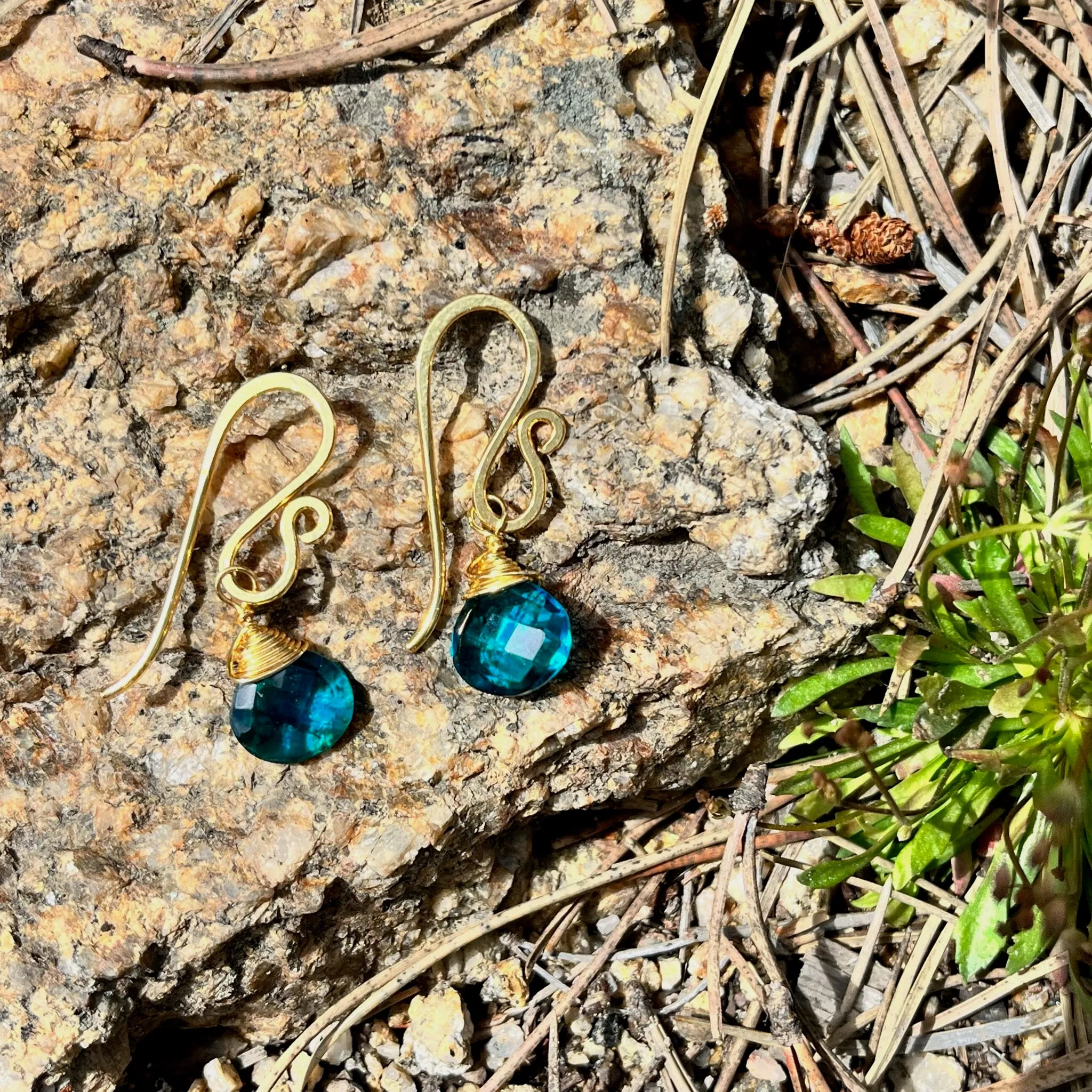 Neon Apatite Radiant Raindrop Earrings - Gold