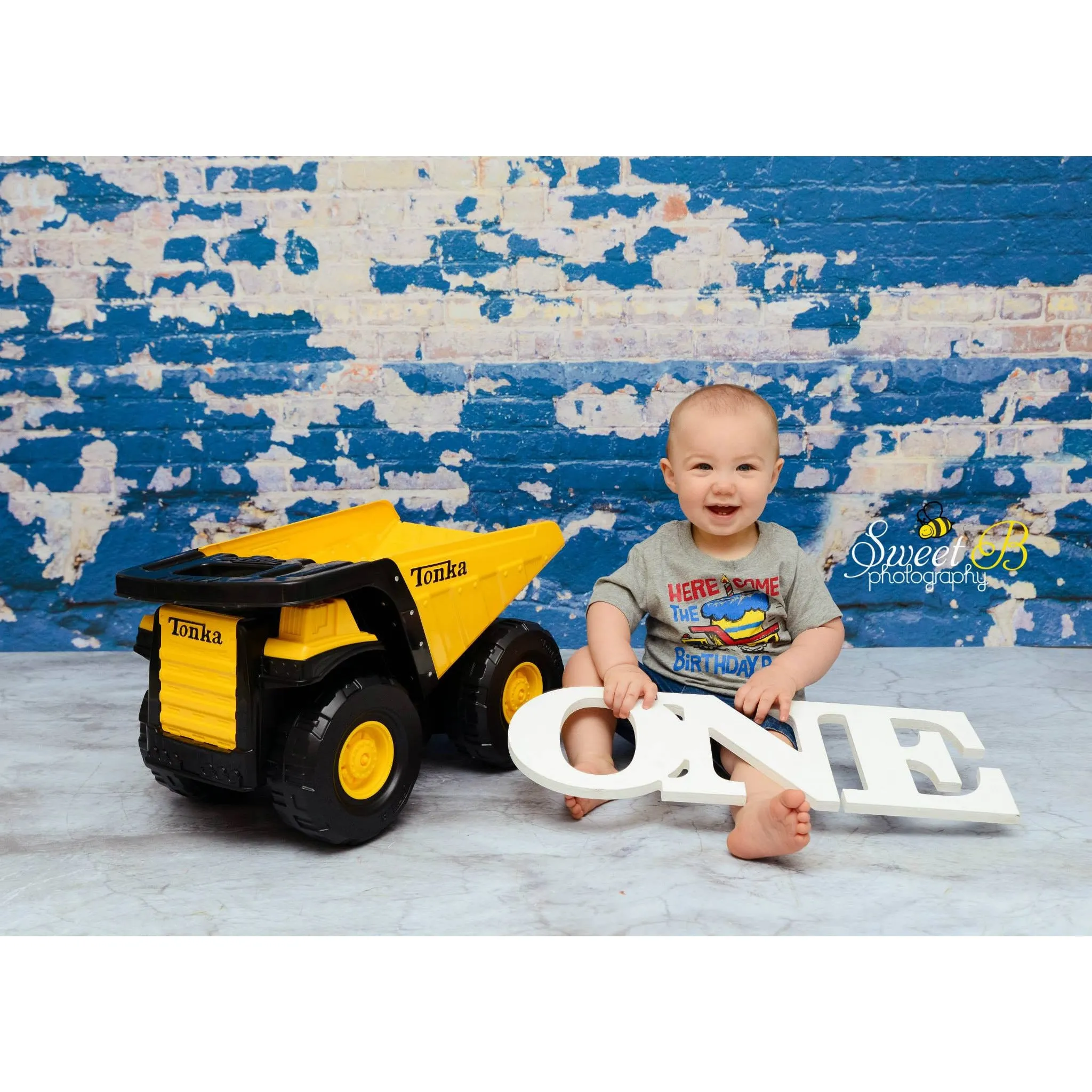 "ONE" Sign Photo Prop