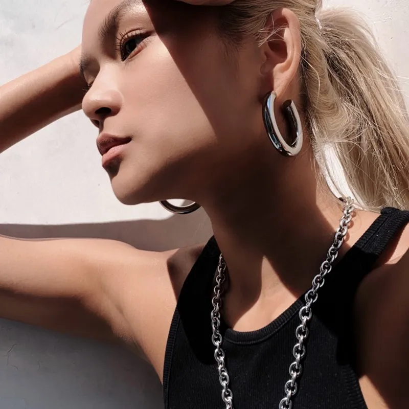 RALLY HOOP EARRINGS