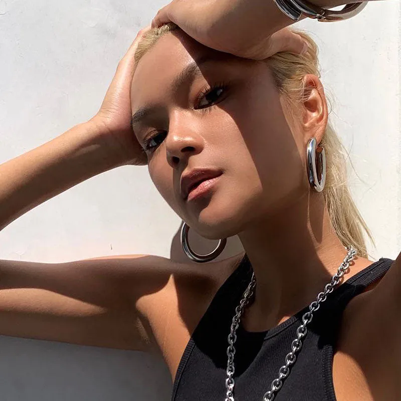 RALLY HOOP EARRINGS