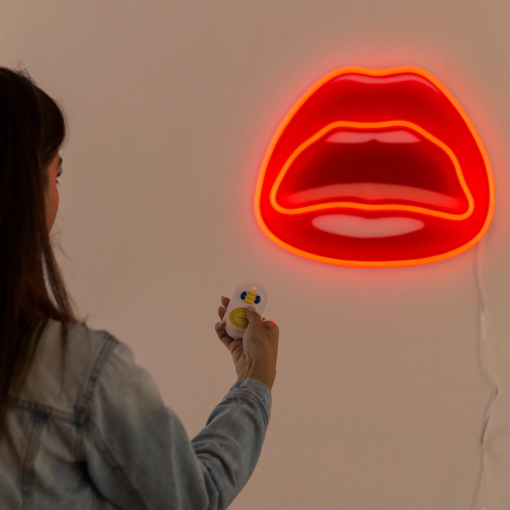 Red Lips by Tom Wesselmann - LED neon sign