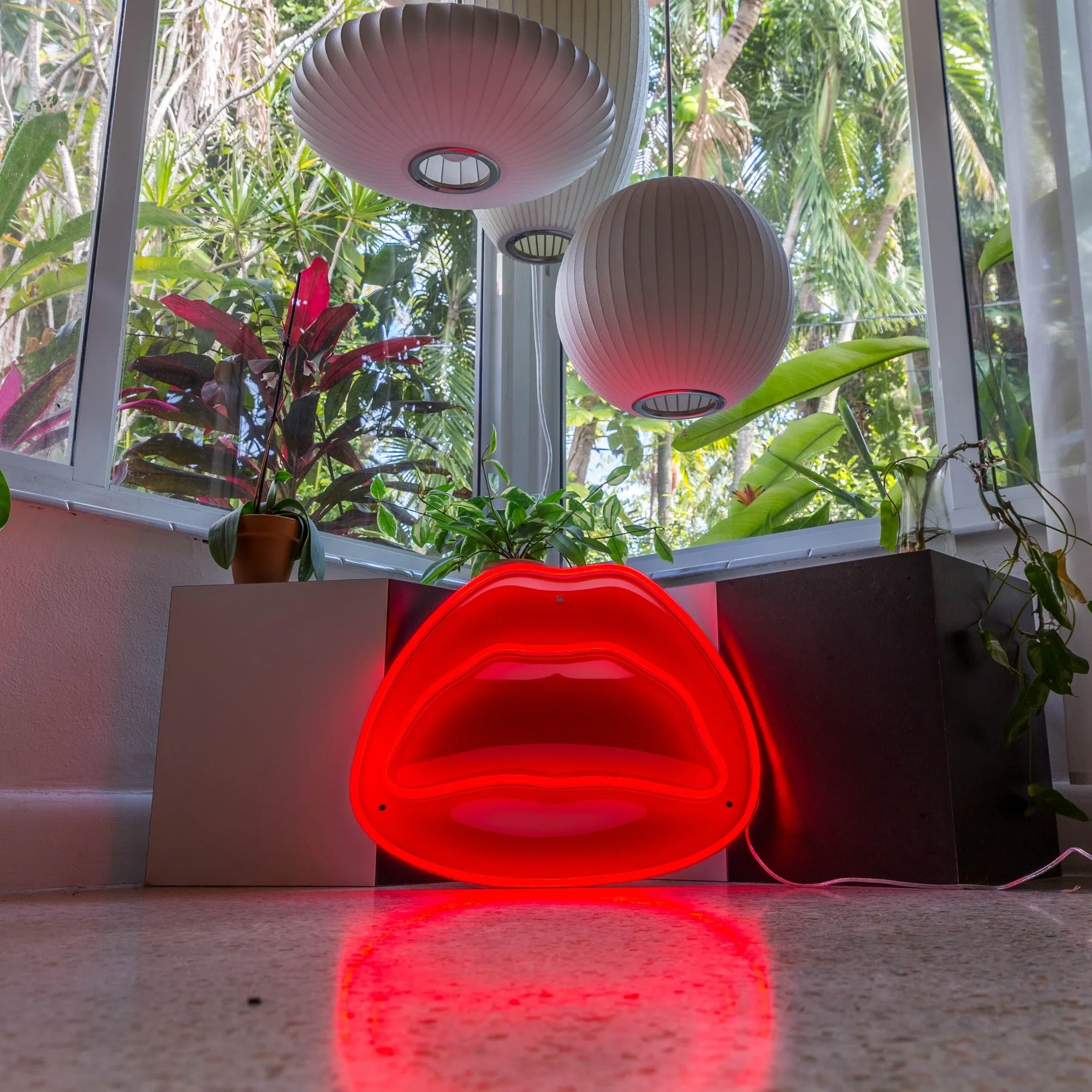 Red Lips by Tom Wesselmann - LED neon sign