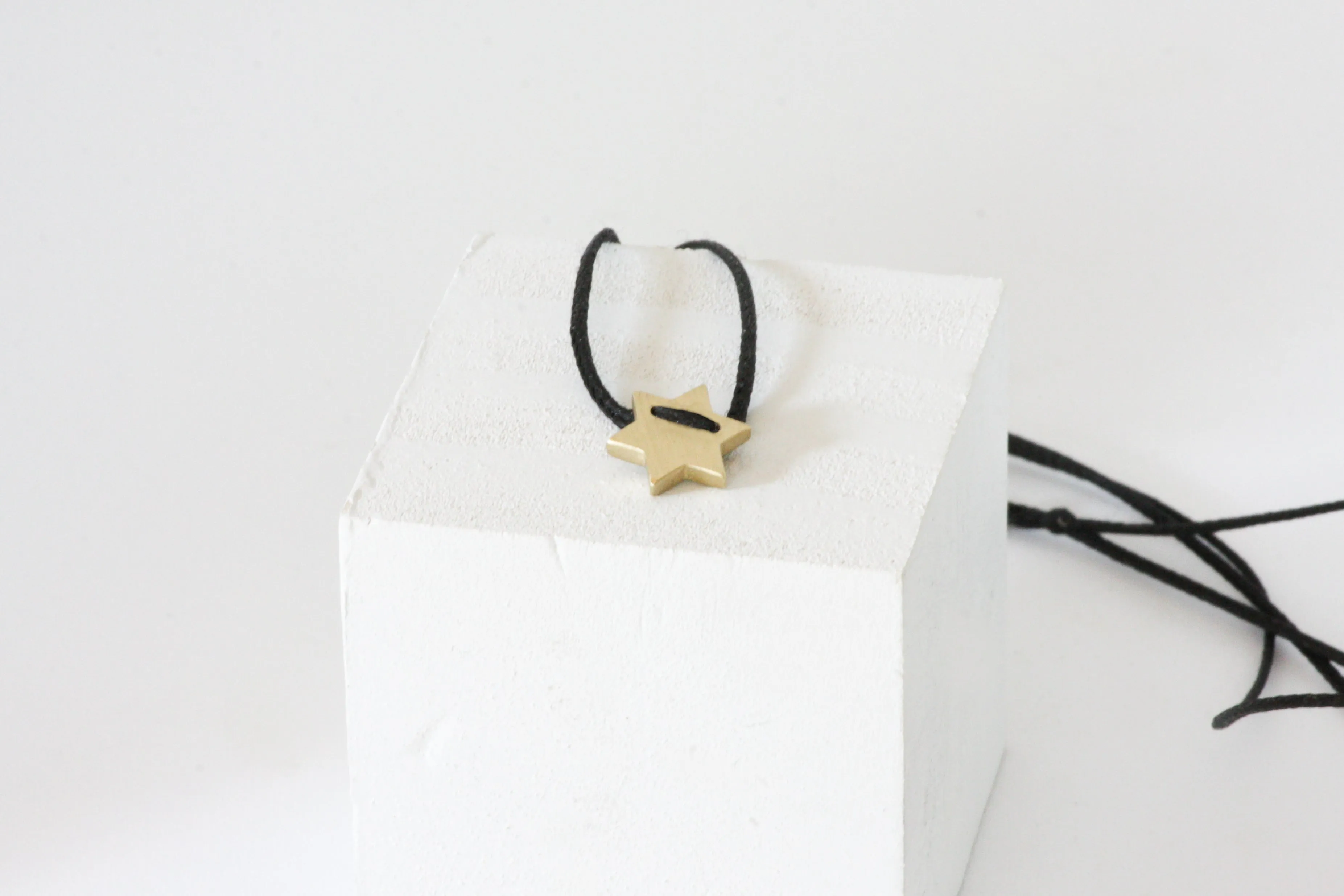Star Of David on a wire / Magen David Gold Pendant