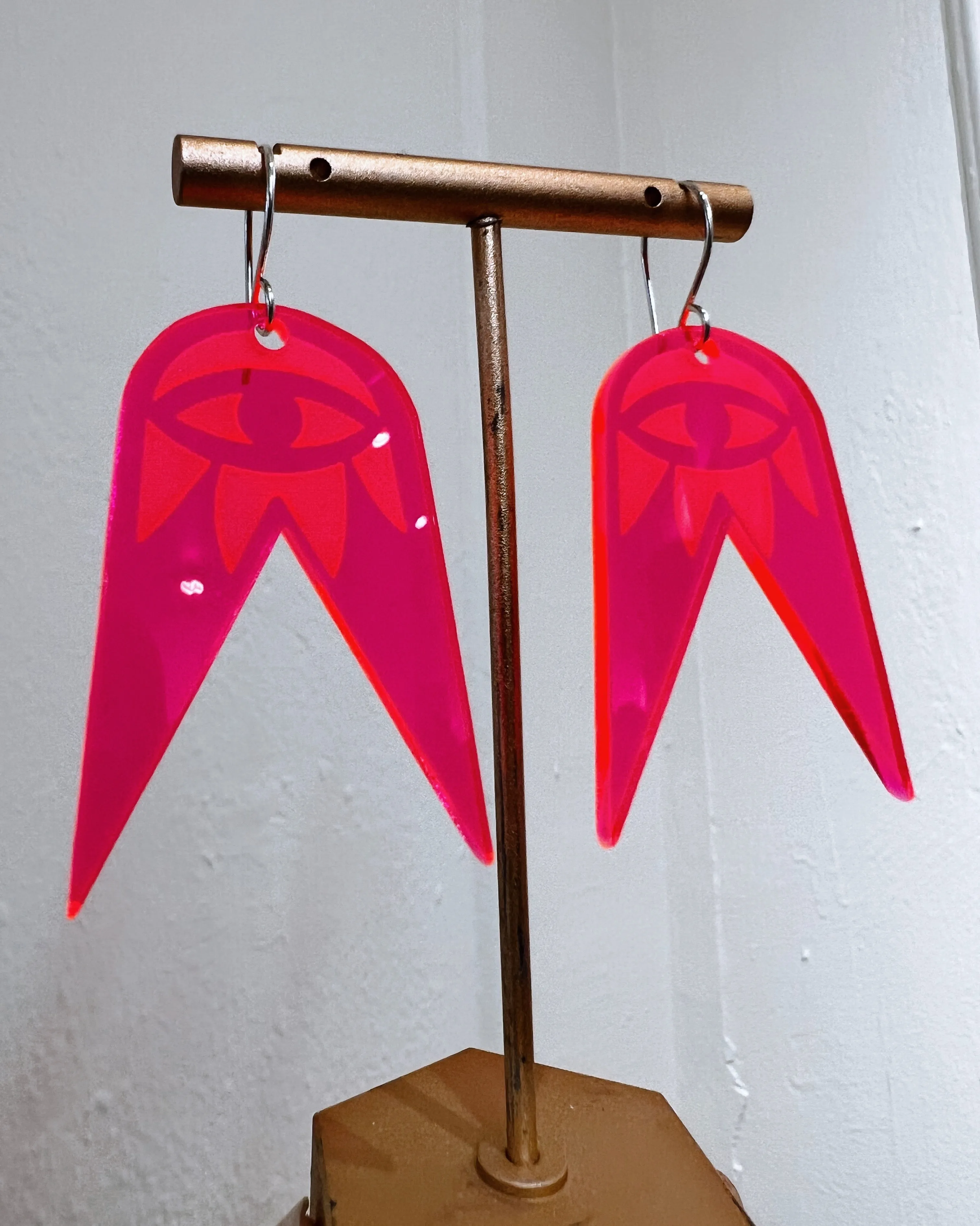 Woodpecker Forked Eye in Neon Pink