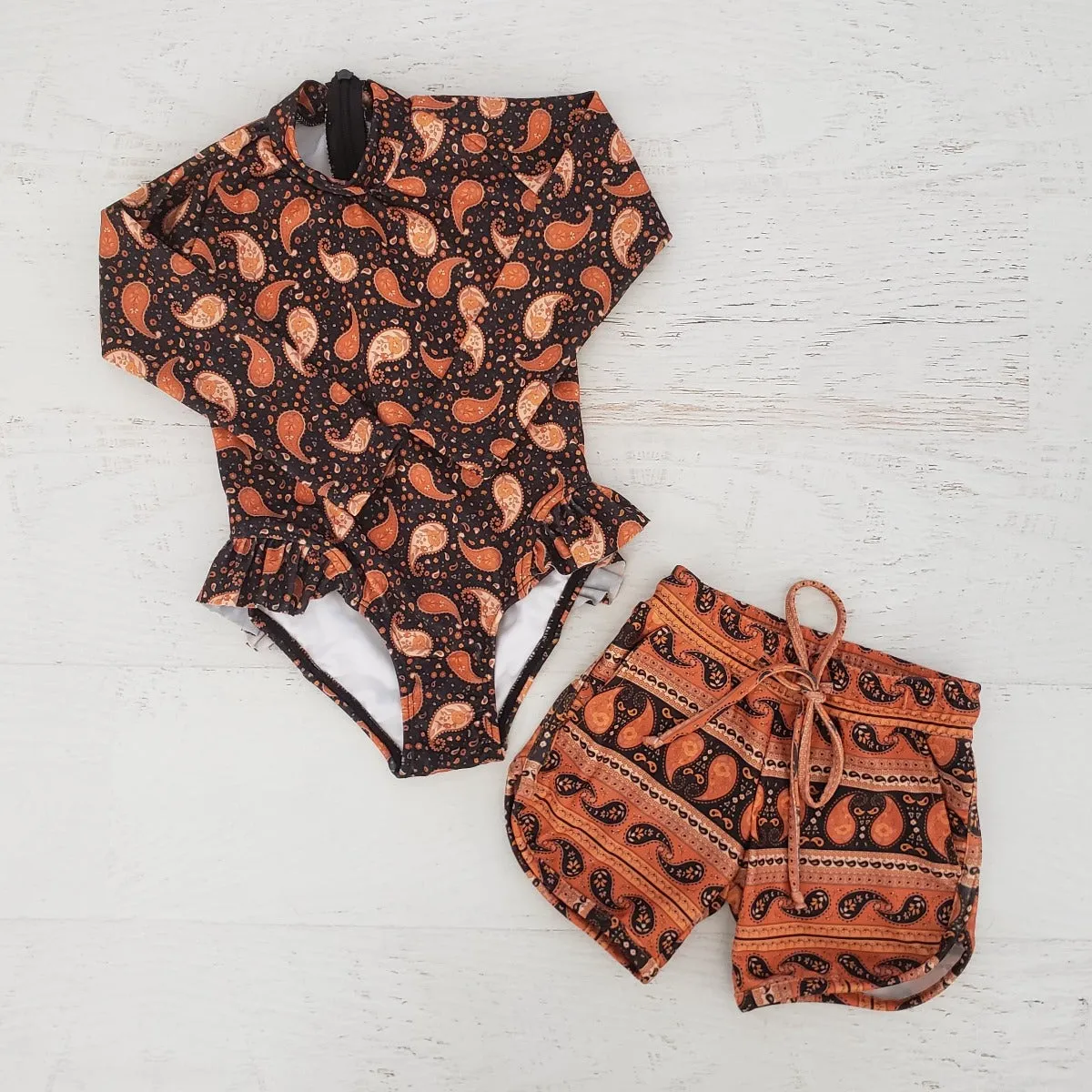 Zoe L/Slv Rashsuit - Pretty Paisley Midnight